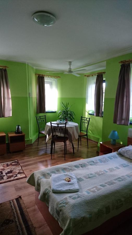Hotelik Warmia -Pensjonat, Hostel Лідзбарк-Вармінський Екстер'єр фото